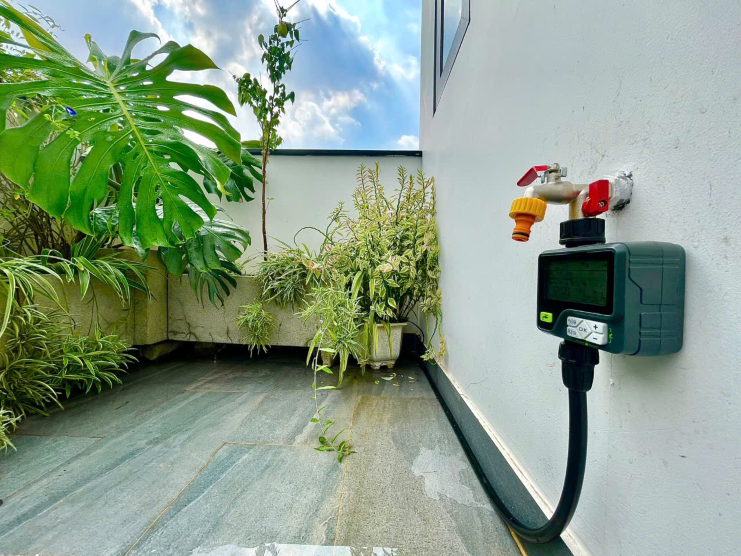 thi công hệ thống tưới cây tự động